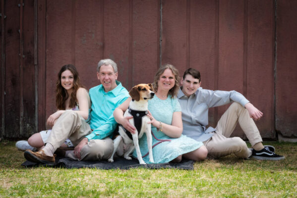 family of 5 with dog in Alger, MI