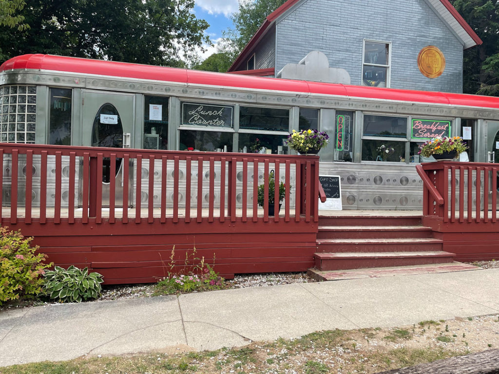 The-West-Bay-Diner-U.P.