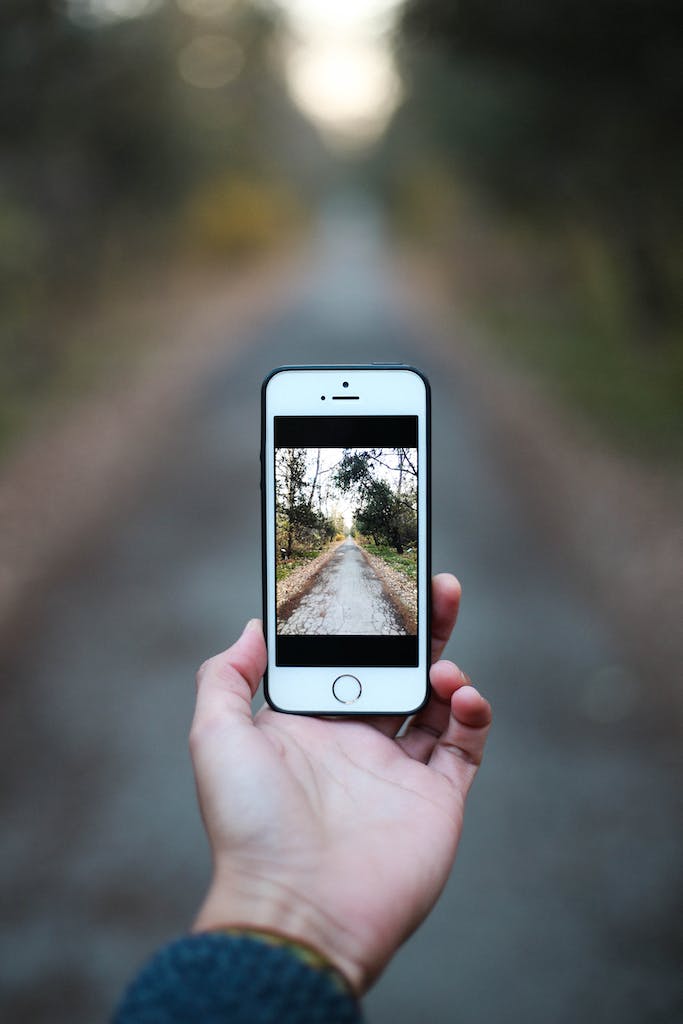 White Iphone 6 With Black Case geochaching graduation party idea